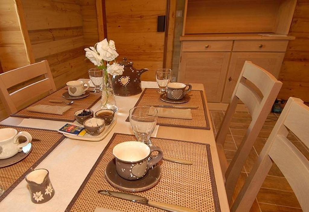 Chalet La Ferme De Noemie Mercury-Gémilly Exteriör bild